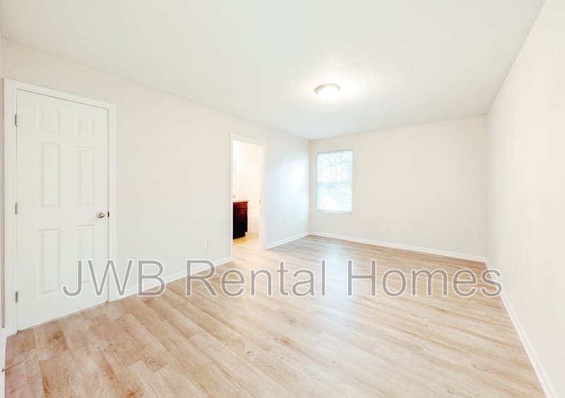 Jacksonville House: 3120 20th St W