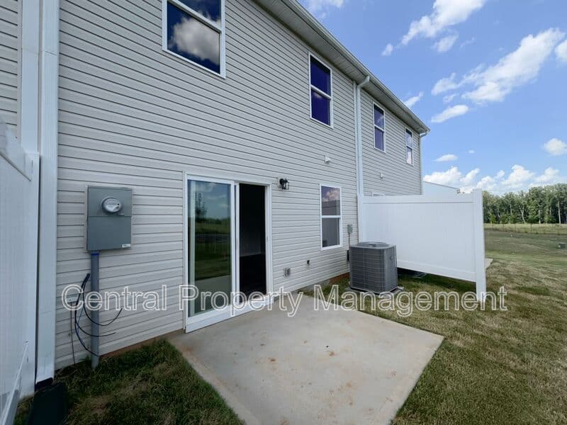 Spartanburg House: 6018 Tavener Drive