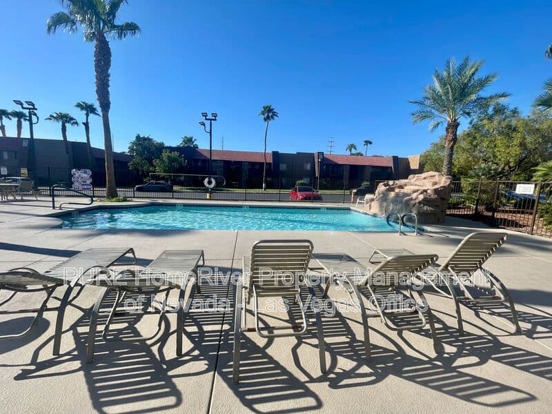 Las Vegas Condo: 5206 River Glen Dr