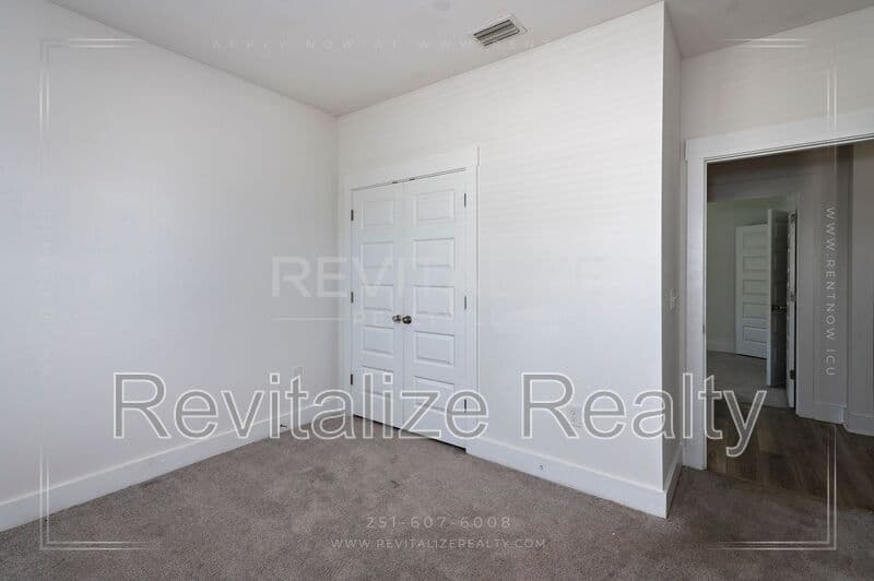Foley House: 19426 Ghost Horse Drive