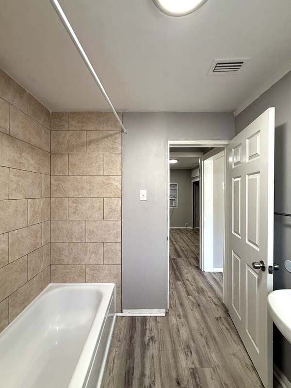 Tampa House: 8213 North Elmer Street