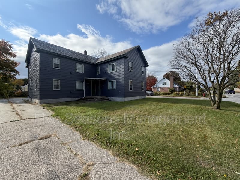 Burlington Condo: 1083-1085 North Avenue - 3