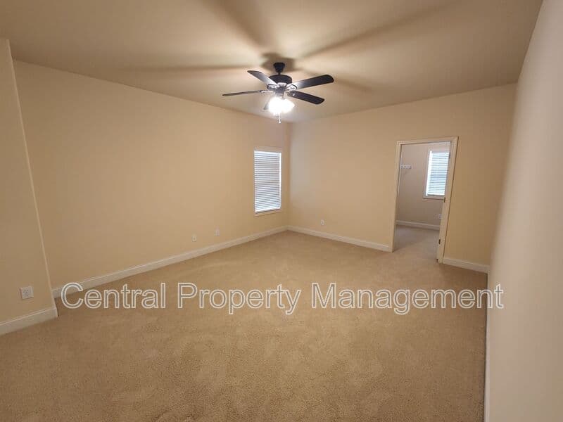 Simpsonville House: 265 Meadow Blossom Way