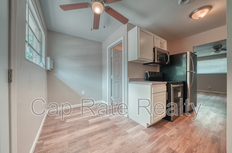 Columbus House: 3738 Arkwood Ct