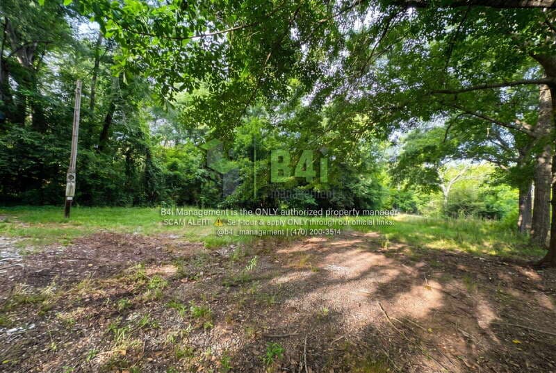 Milledgeville House: 1645 Vinson Hwy