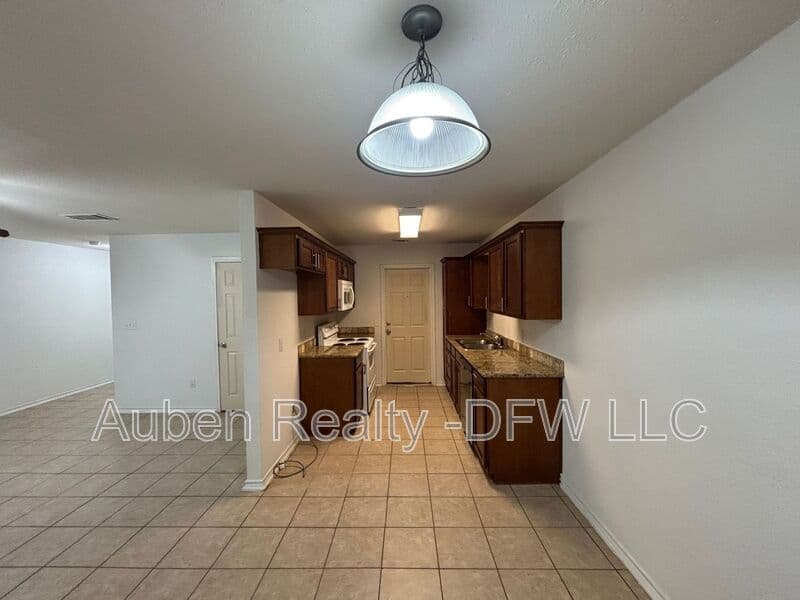 Princeton House: 909 Parkplace Ridge