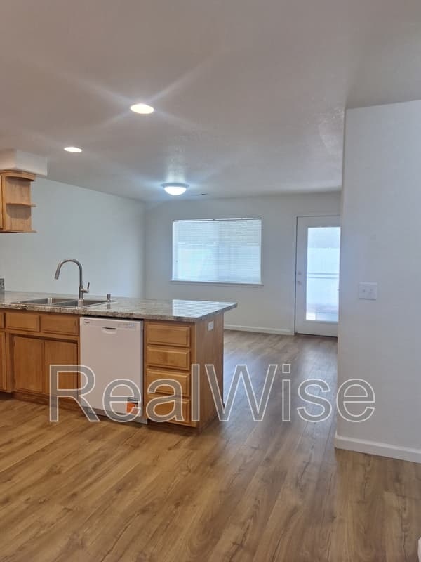 Medford Condo: 1221 Skeeters Ln