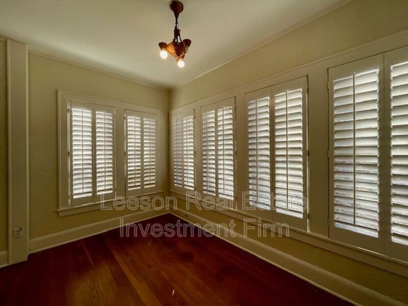 SHREVEPORT House: 458 Forest Ave.