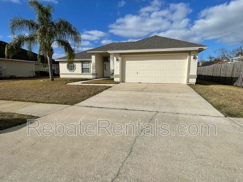 Jacksonville House: 5009 Grand Lakes Drive