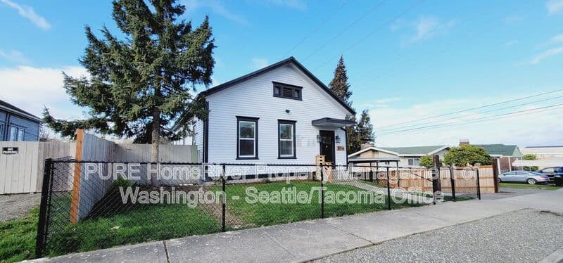 Tacoma Condo: 3216 E Roosevelt Ave