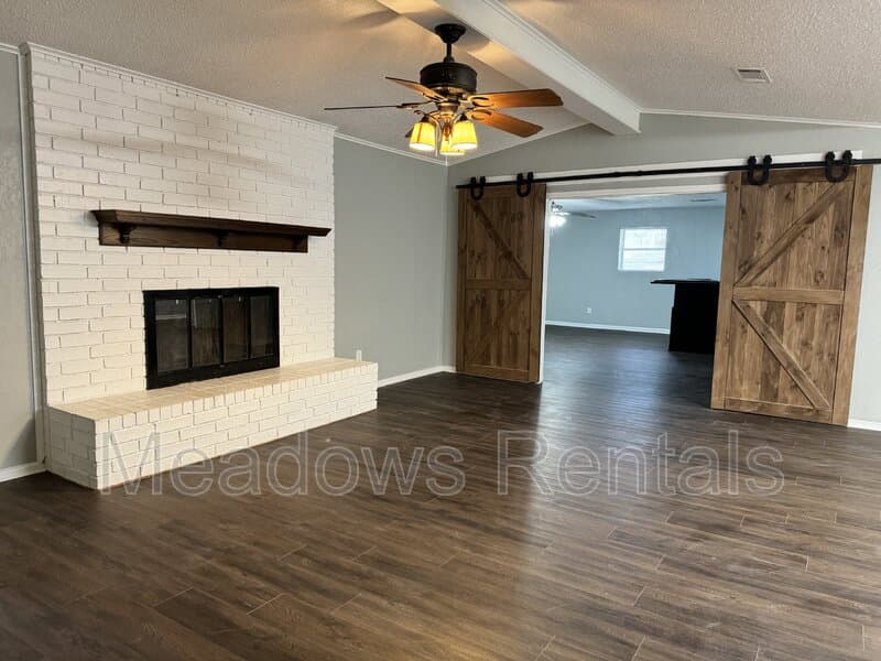 Lorena House: 140 Towne West Drive