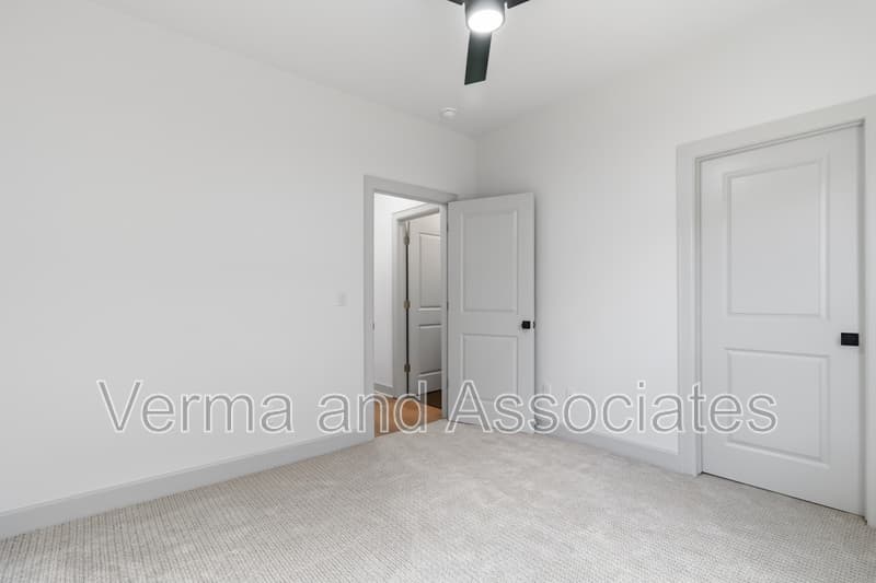 Centerton House: 1071 Whistler St