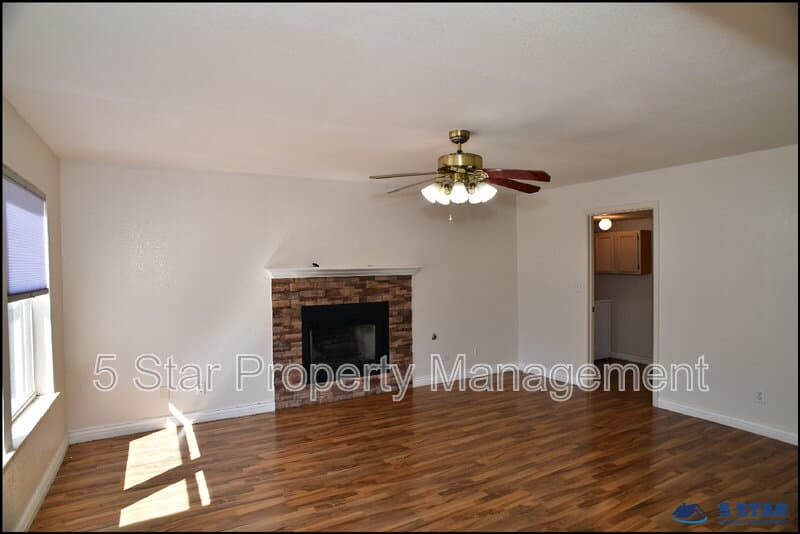 El Paso House: 12062 Ben Proctor Dr