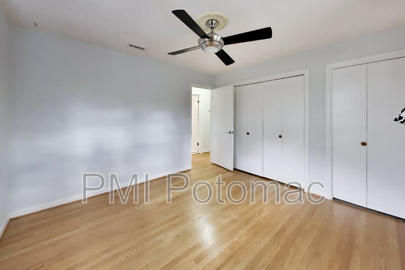 Silver Spring House: 11714 College View Drive