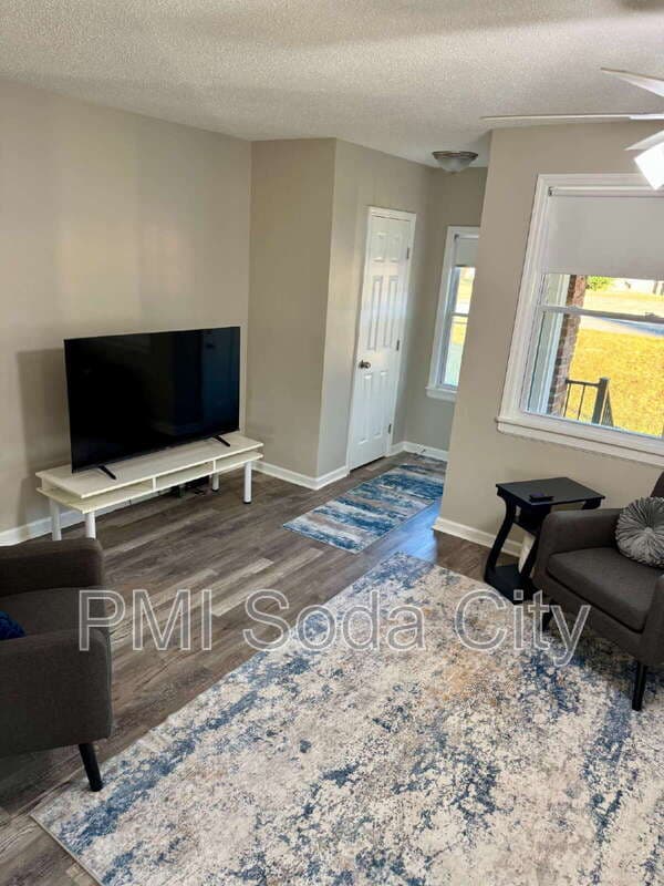 Columbia House: 3615 Truman Street