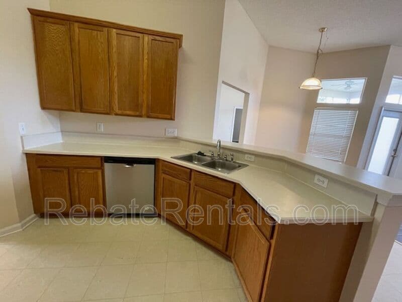 Jacksonville House: 5009 Grand Lakes Drive