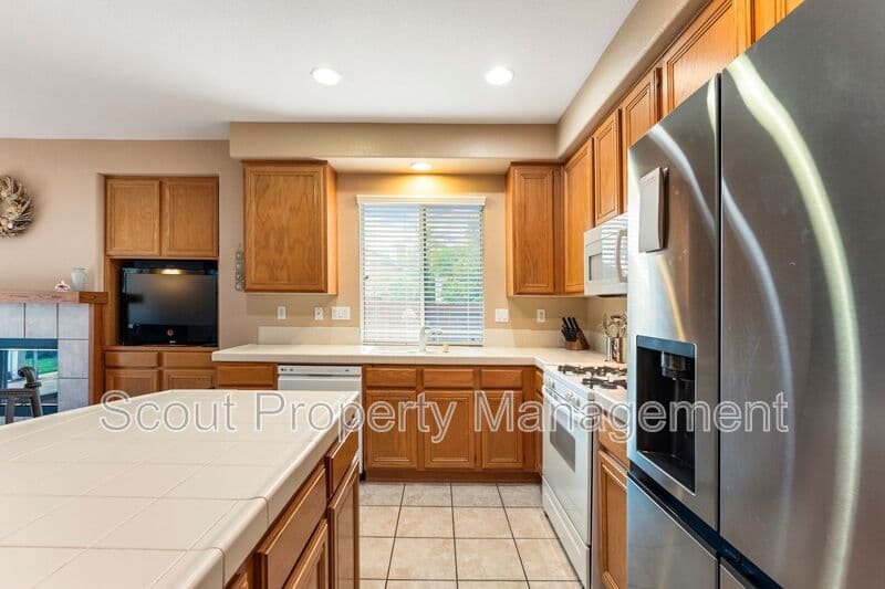 Temecula House: 30911 Putter Circle