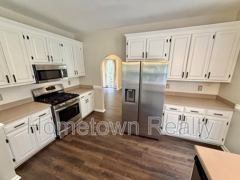 McDonough House: 175 Allie Drive