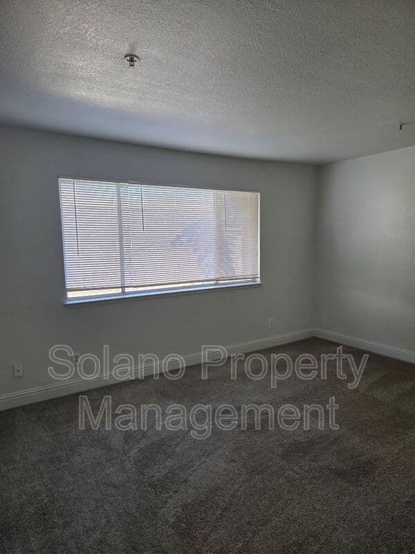 Fairfield Condo: 1941 Grande Cir.