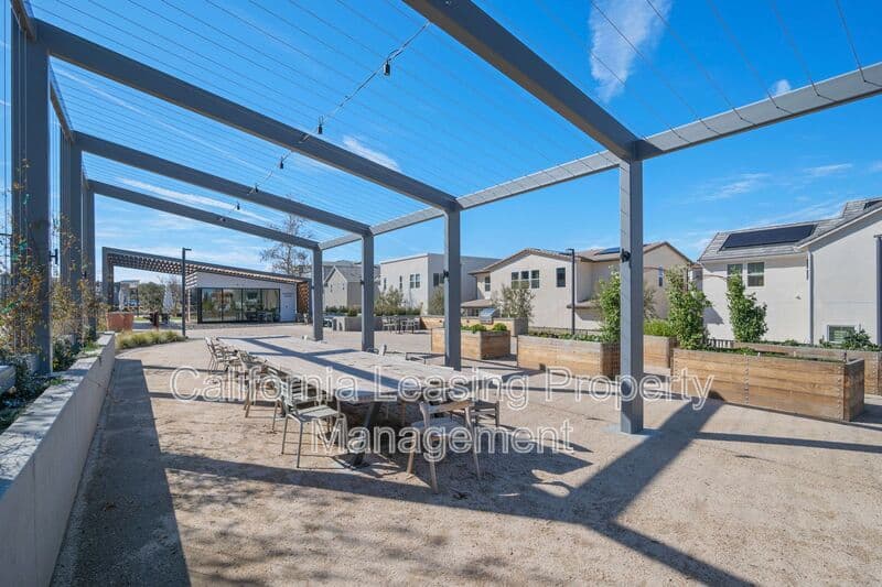 Valencia House: 27233 Red Willow Court