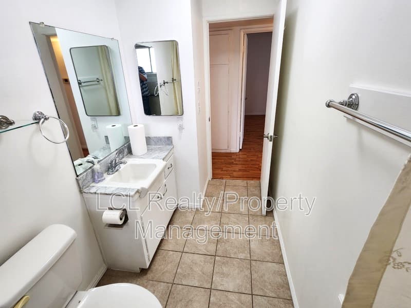 Menifee House: 28610 Pebble Beach Dr