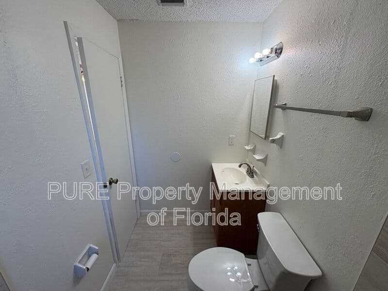 Ocala House: 6807 NW 62nd Place