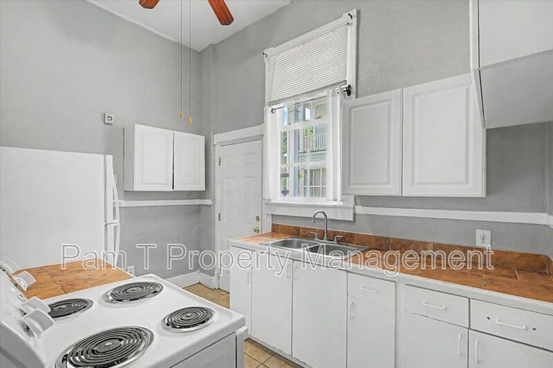 Savannah Condo: 402 E Park Ave