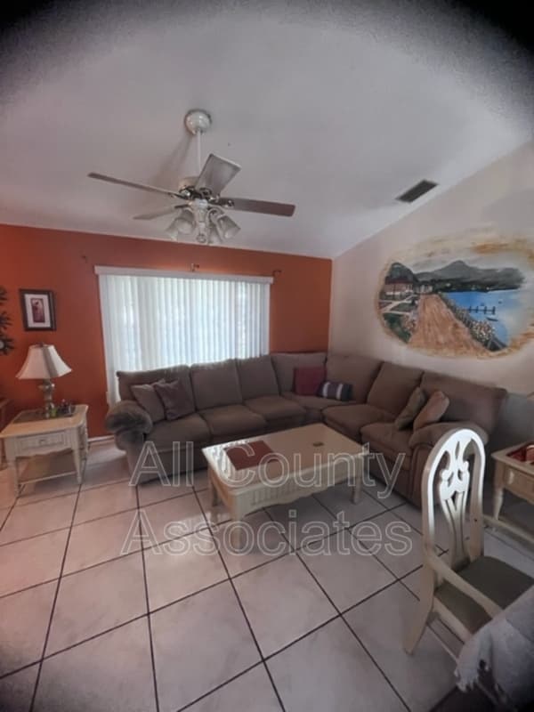 Hudson House: 9014 Tournament Dr