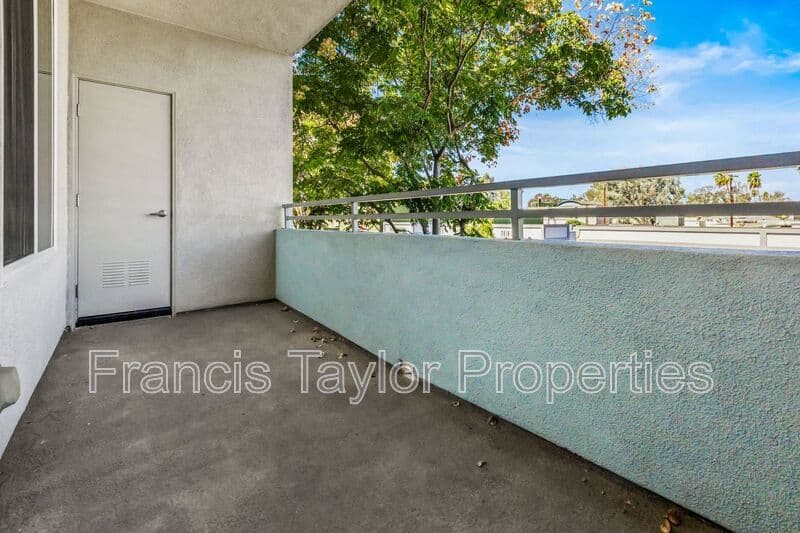 Escondido Condo: 405 W 2nd Avenue