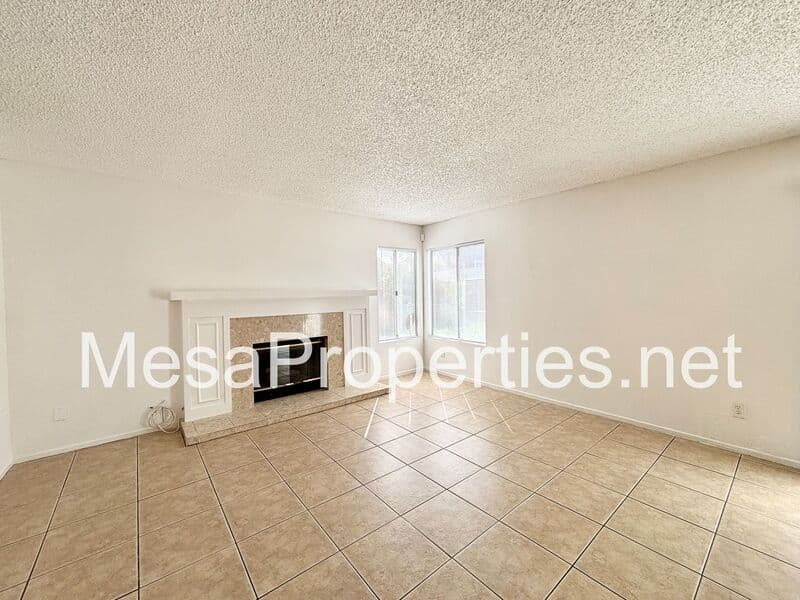 Victorville House: 14581 King Canyon