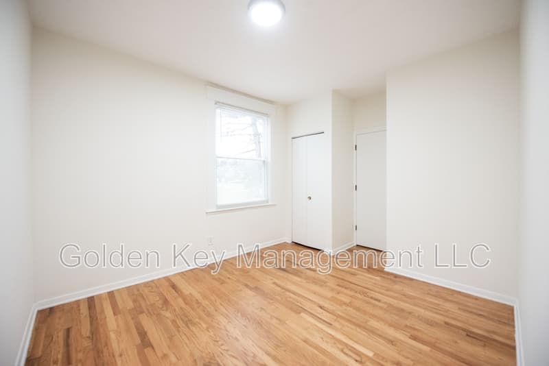North Olmsted Condo: 5195 Dover Center Road - 1