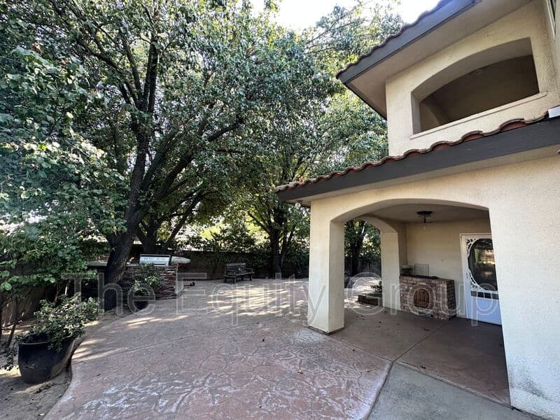 Visalia House: 5319 W. Harold Ave