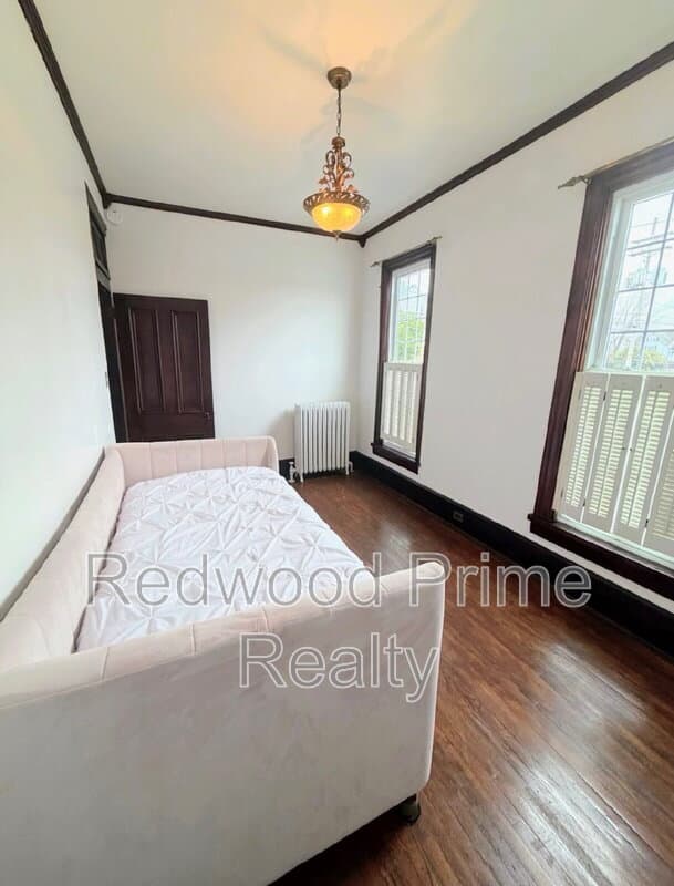 Ebensburg House: 401 South Center Street