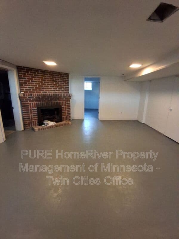 Hugo Condo: 5557 146th St N