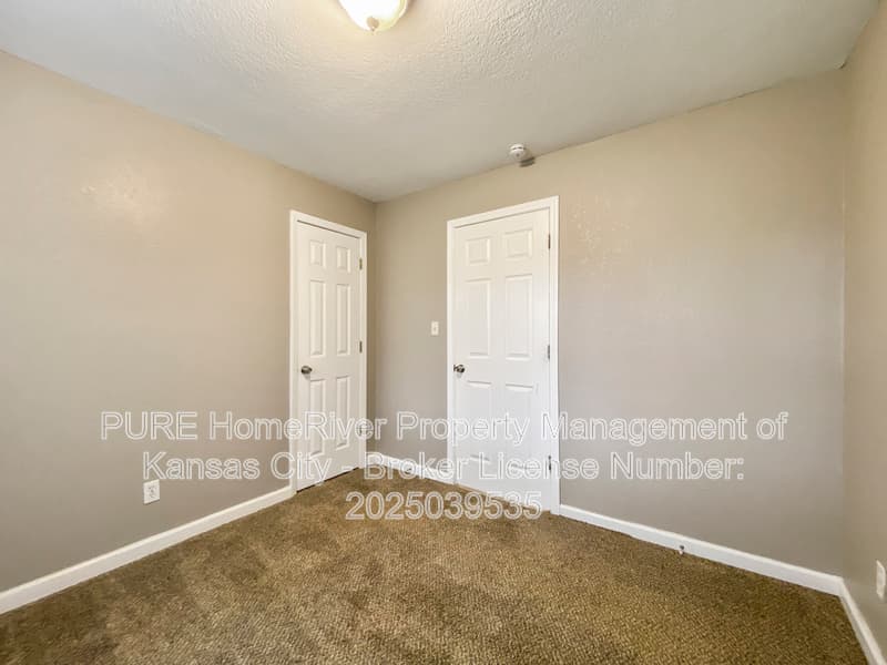 Prairie Village House: 7669 Rainbow Dr