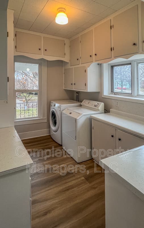 Owatonna House: 118 Franklin Avenue
