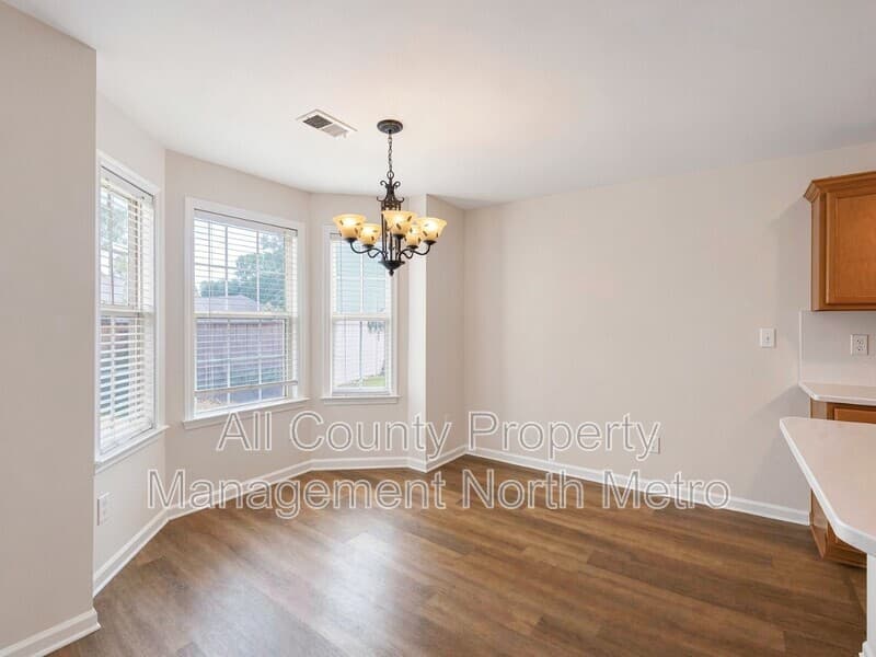Cumming House: 2195 Highland Gate Drive