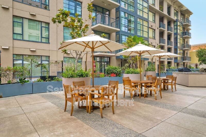 San Diego House: 530 K Street