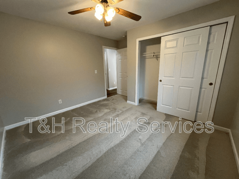 Mooresville House: 249 Pineview Drive