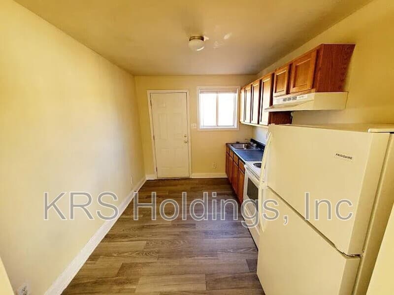 Richmond Condo: 2104 Phaup st