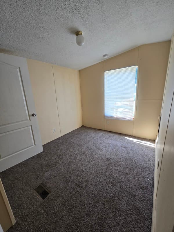 Fayetteville House: 2412 Cattail Cir
