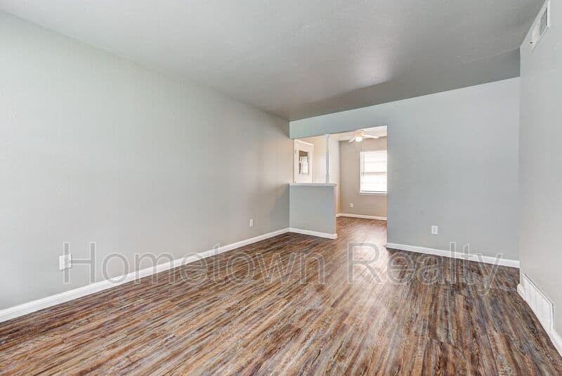 Midwest City House: 1308 McDonald Drive