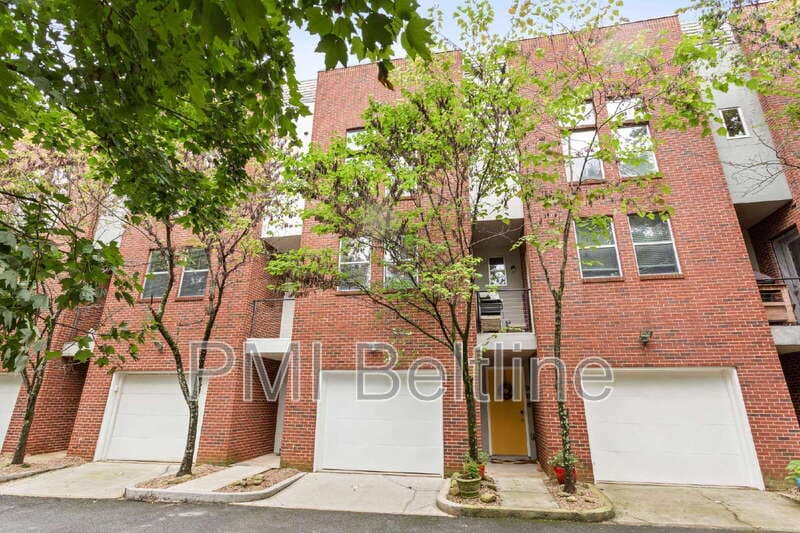 Atlanta Townhome: 988 Dekalb Ave NE