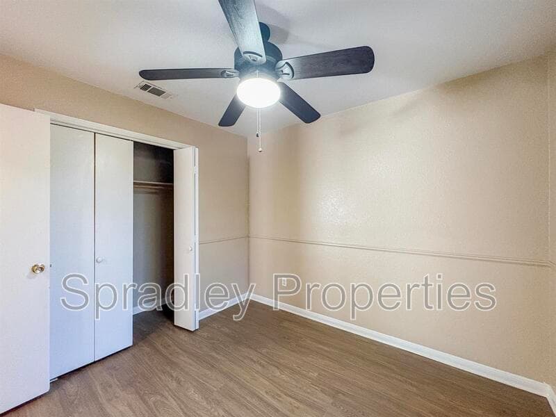 Temple House: 4612 Stone Pointe Dr