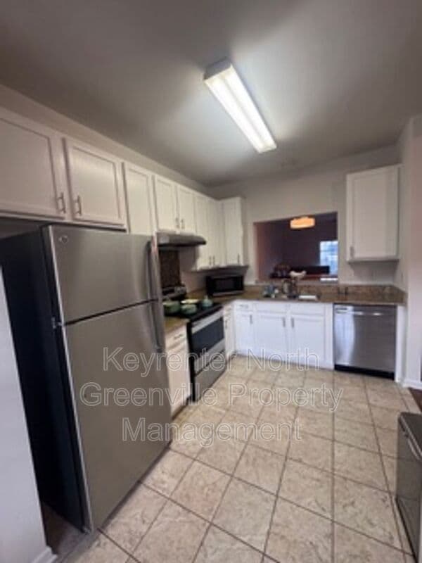 Greenville House: 612 Graythorn Ln