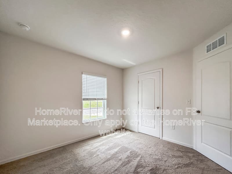 Jacksonville House: 6987 Canoe Birch Rd