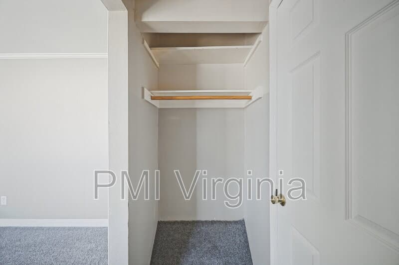 Virginia Beach Townhome: 835 N Buckingham Ct
