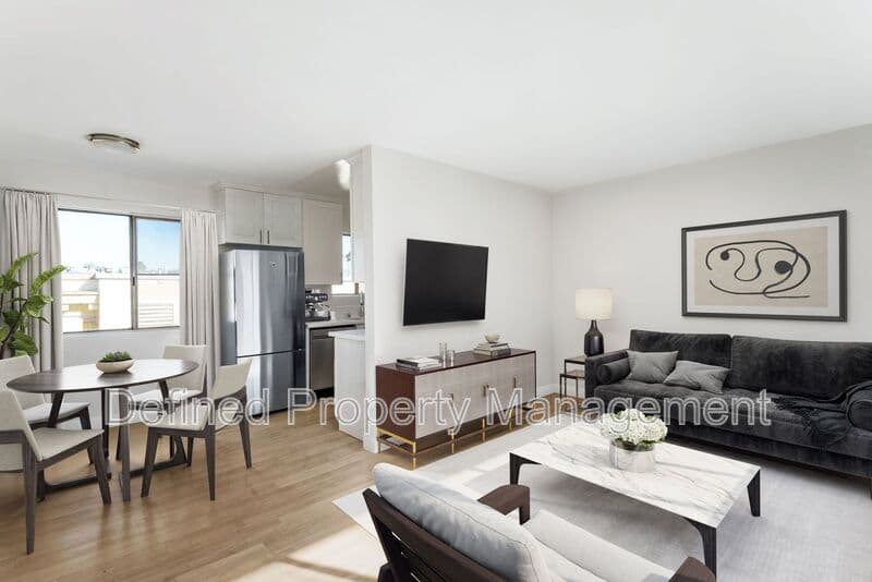 Los Angeles Ca 90019 Condo: 1408 S. St Andrews Place