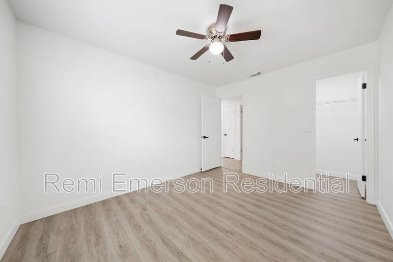 Kissimmee House: 515 Floral Drive