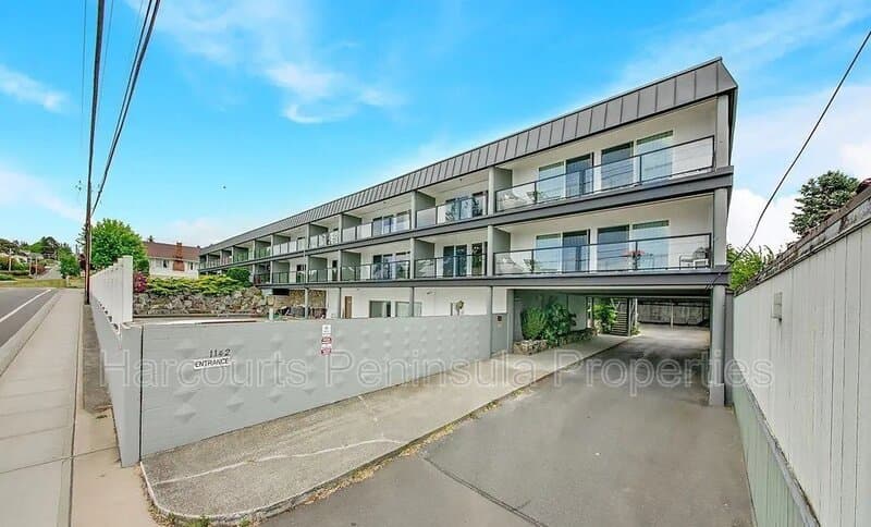 Bremerton Apartment: 1142 Wheaton Way